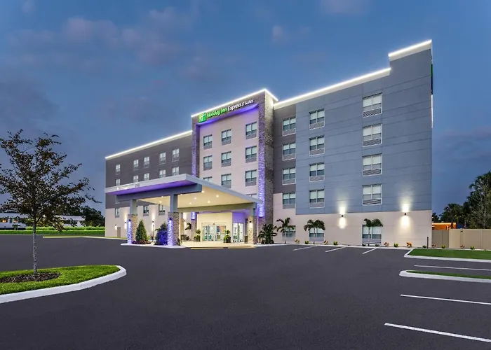 Holiday Inn Express & Suites Tampa Stadium - Airport Area By Ihg